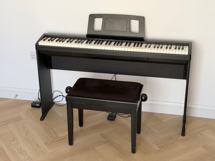 Roland FP-10 Digital Piano - Full Set with Stand, Stool & Pedal - Perfect Condition