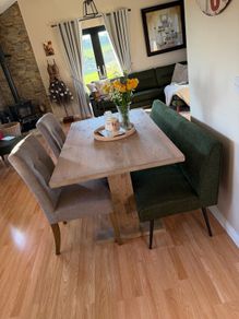 Table & Chairs/Bench