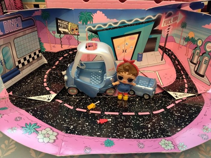Lol Playset with Car