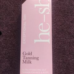Tanning milk for Face and Body with natural moisturizing ingredients