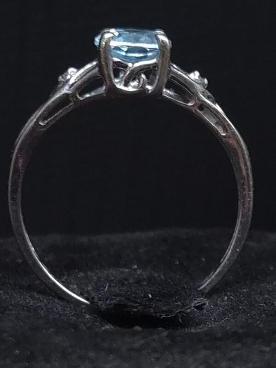 Vintage 9ct White Gold Blue Gemstone Ring Size 54