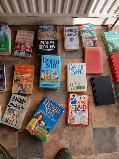 books clearence