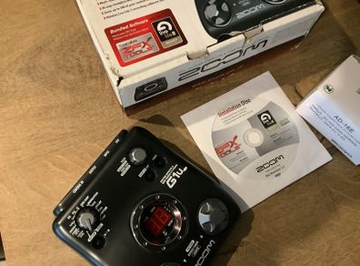 Zoom G1u (Usb) Guitar Multi-Effects Pedal box