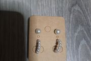 2 pairs pearl earrings