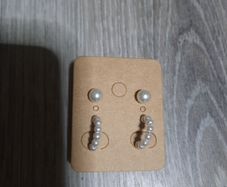 2 pairs pearl earrings