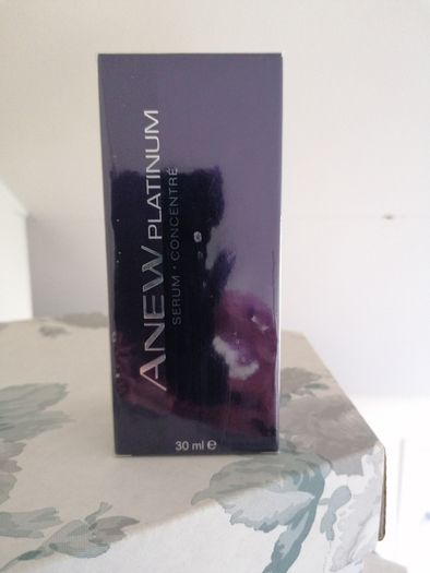 Skincare Avon Serum Concentre Platinum NEW