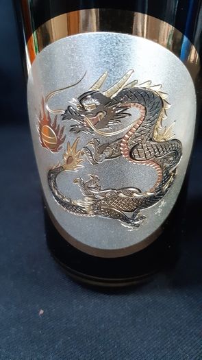 The Art of Chokin Vase and Placemats