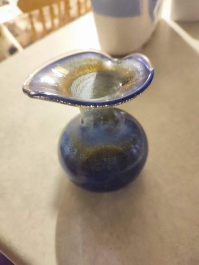 Studio Art Glass Bud Vase Ittig Glasatelier 5  inches Jack in the Pulpit Hand Blown Blue