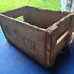 vintage Carlsberg crate
