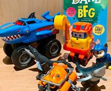 Super Wheels Shark Chomper - Brand New Bundle