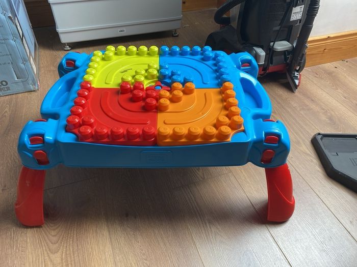 Mega Bloks Build & Learn Table