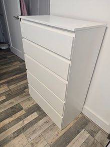Chest of drawers