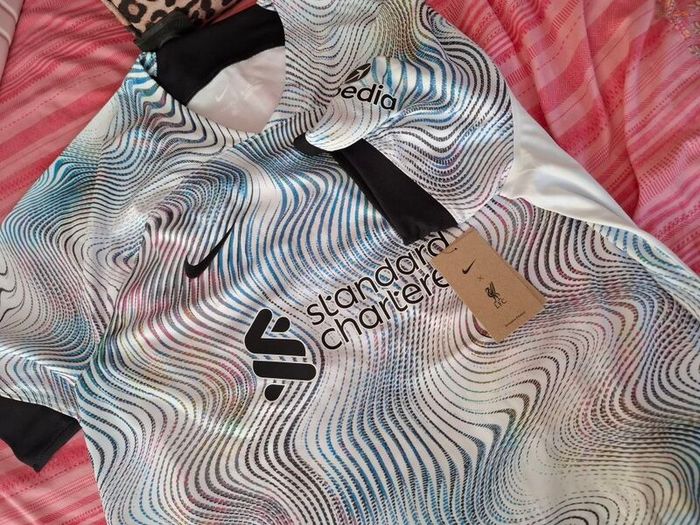 liverpool away jersey 22/23