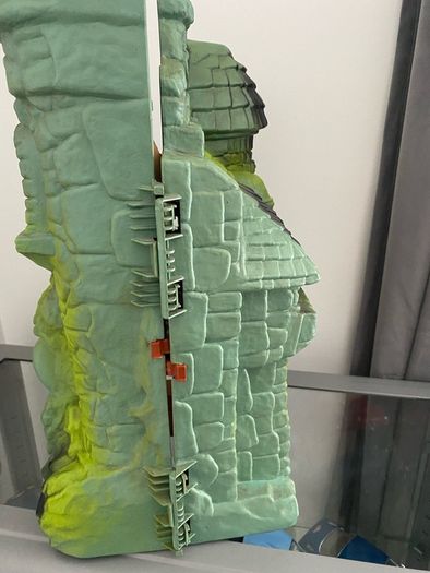 he man  castle grey skull