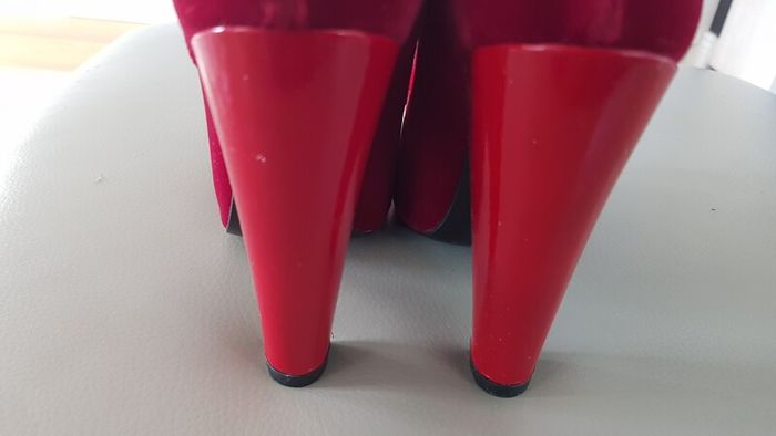 Raspberry Red Velvet Shoes SIZE 2 NEW