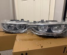Ikon-style headlights for BMW 3 Series, designed for cars with halogen plugs.