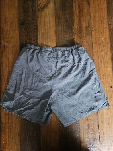 nike shorts size L