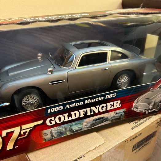 Joyride James Bond 1/18