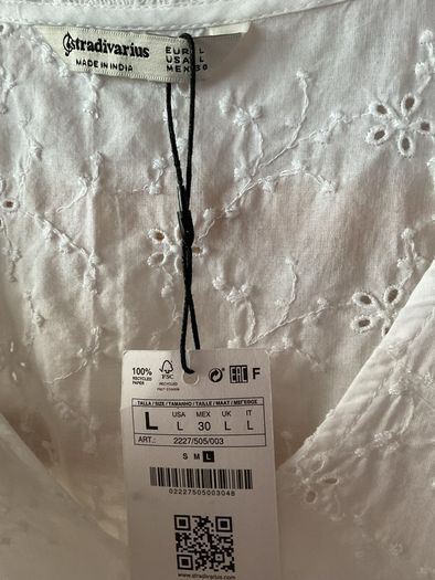 top Bnwt Stradivarius white broderie Anglaise size large summer top