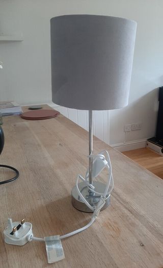 Table lamp