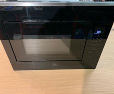 Microwave, grill and oven