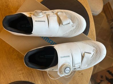 Ladies cycling shoes