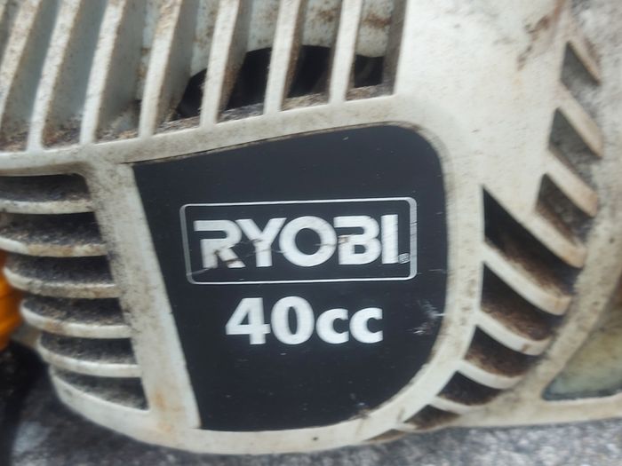 RYOBI 40cc, 112db, 16 inch, Petrol Chainsaw, in very good condition