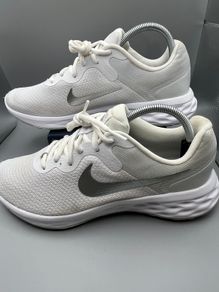 Nike Womens Revolution 6 NN White/Metallic Silver Training Shoes Size 8 EU 42.5
