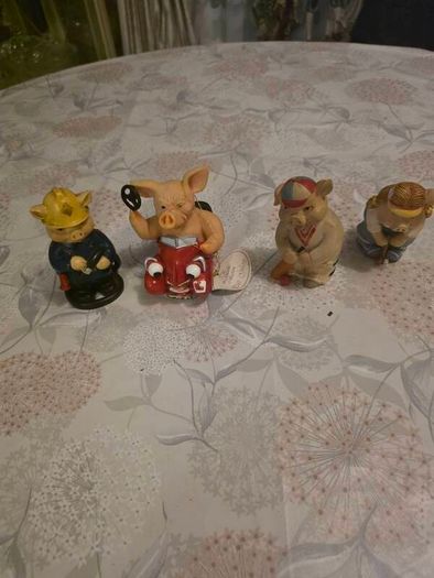 Leonardo figurines
