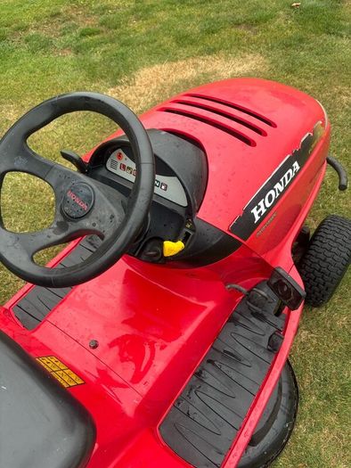 Honda ride on lawnmower