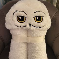 Harry Potter Hedwig Hooded Throw