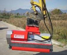Heavy duty mulchers  on demo , see it working .