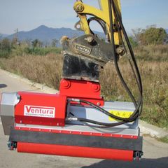 Heavy duty mulchers  on demo , see it working .