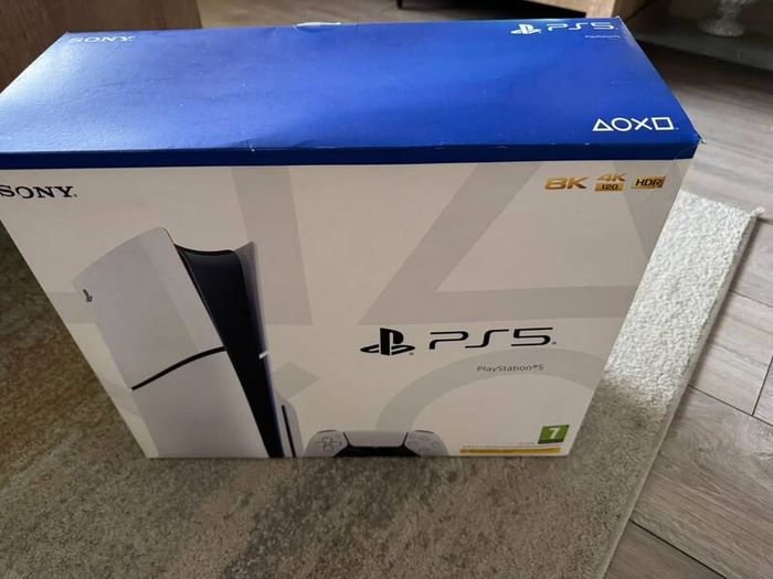 ps5 slim disc 1tb and gaming monitor