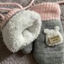 Baby hat & mittens ( newborn) / gloves 6-12 months Image 2
