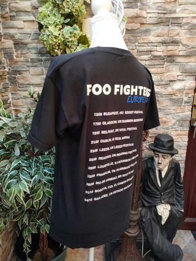 Foo Fighters 2019 European Tour T-shirt  Size Medium  Front and Back Print's  Excellent Condition