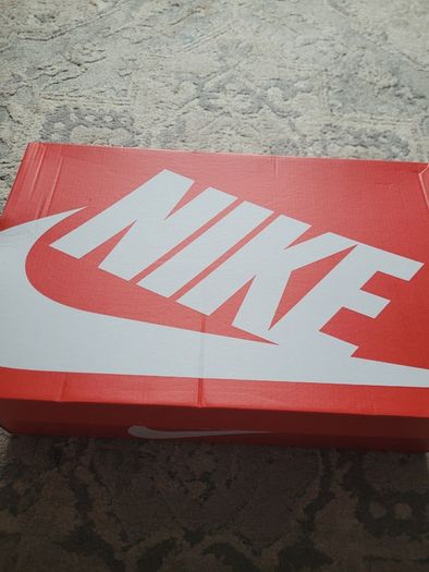 Nike trainers UK11