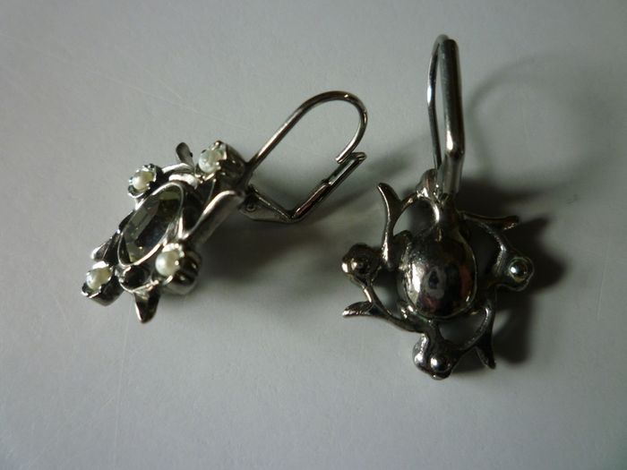 Necklace Pendant Earring Set.  Vintage chain & ear rings