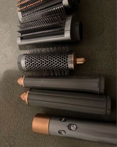Dyson AirWrrap Multi Styler - Hardly used, with proper case