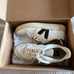 Veja trainers