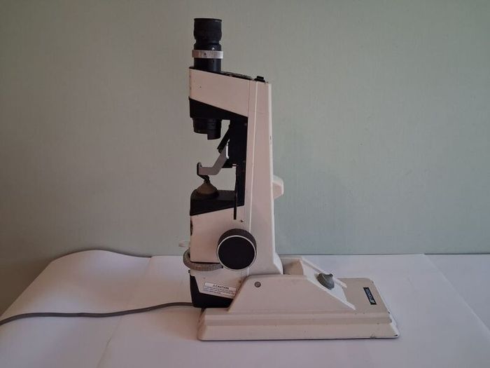 Postage - Topcon LM 6 Microscope - Not Powering up