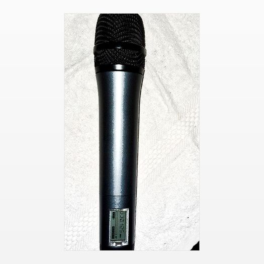Sennheiser Evolution Wireless ew 100 G2 UHF radio microphone bundle