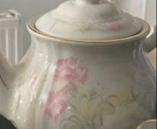 Reduced Sadler Vintage English three piece set matching teapot sugar bowl and jug
