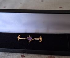9ct gold brooch