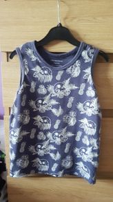 Vest t shirt 5/6 years old barely worn