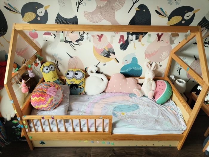 Wooden house-style bed