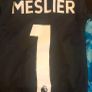 leeds United Age 7/8 goalkeeper shirt and shorts Image 3