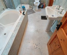 Bathroom Suite- Shower tray & enclosure, toilet, sink