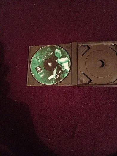 PlayStation 1 Game Tomb Raider original retro