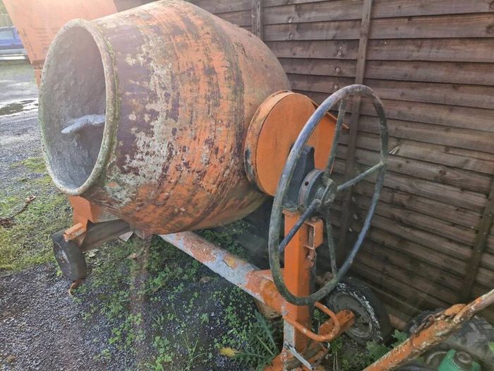 Diesel cement mixer